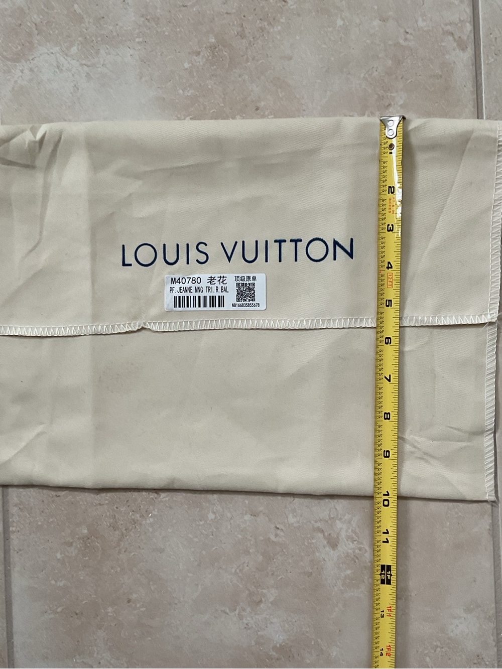 Louis Vuitton Cream Dust Bag with Navy Logo - Picture 7 of 9